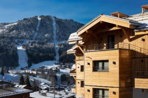 St-Alban Hotel & Spa - Façade avec vue pistes (jour)